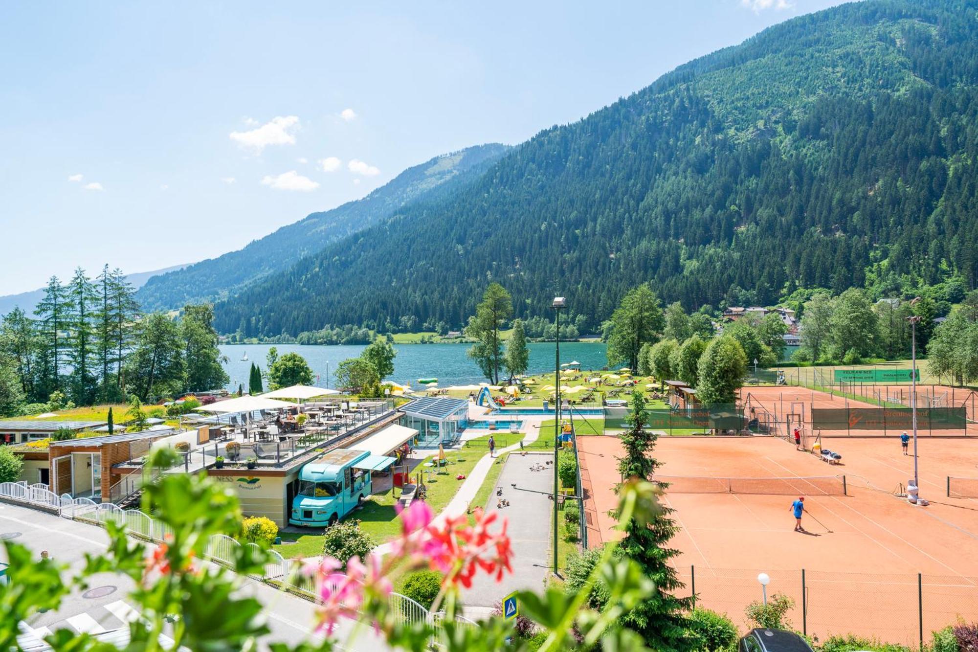Hotel Alte Post Feld am See Exterior photo